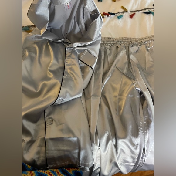 Two Pieces PJ Set Soft gray with black piping Large - Picture 5 of 5